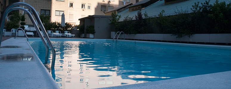 Apartamentos Juan Bravo Swimming pool